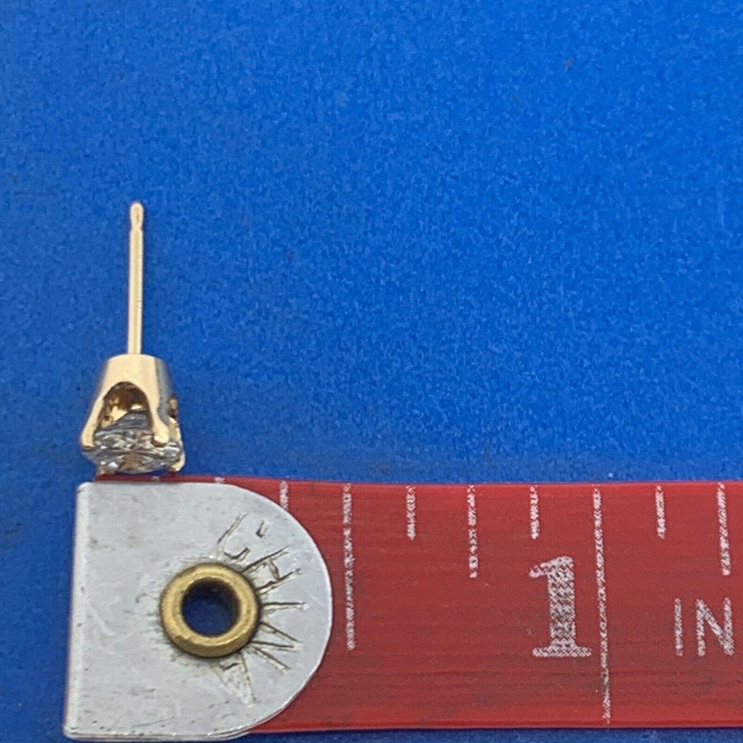 Classic Elegant 14K Yellow Gold Round Diamond Solitaire Stud Earrings