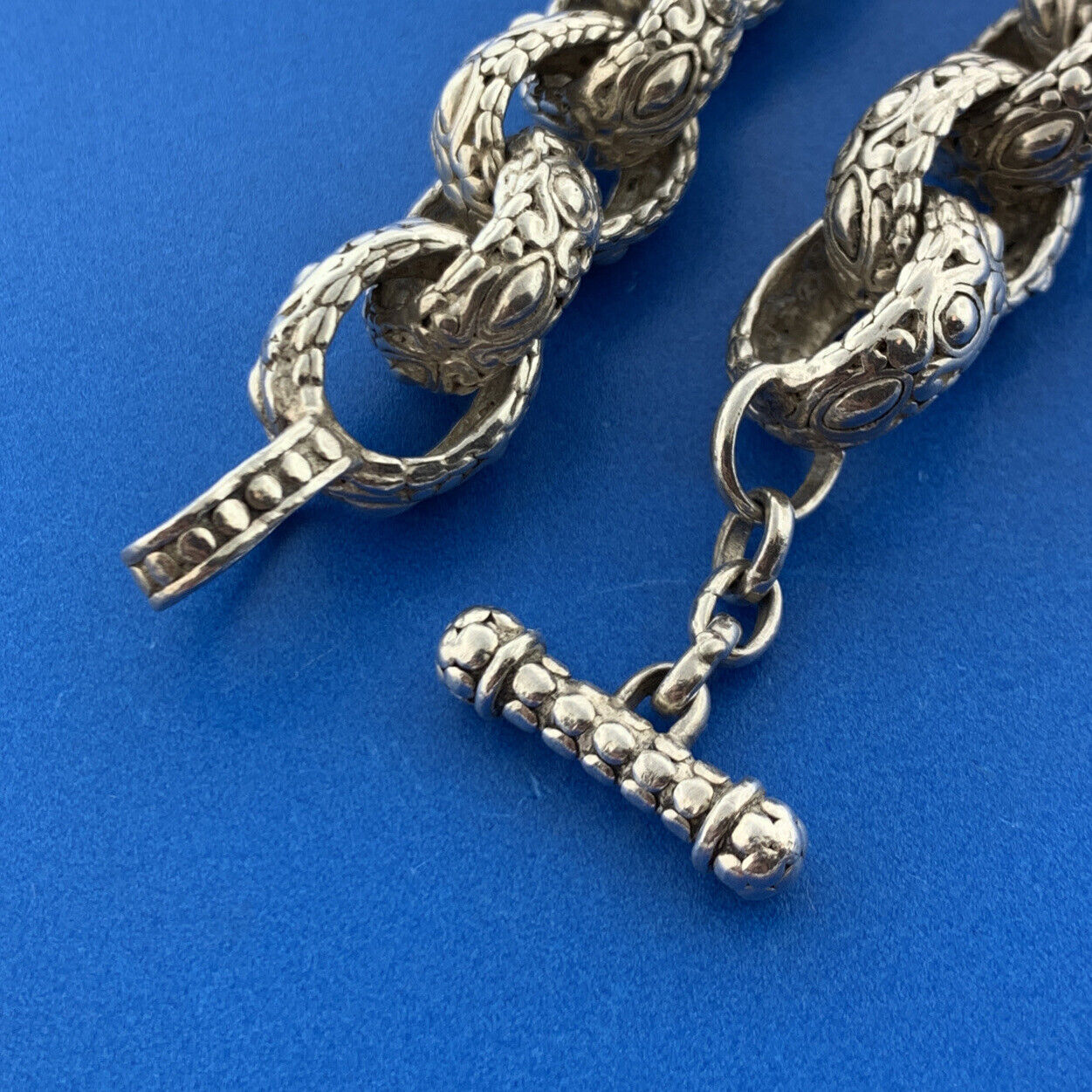 Stunning Sterling Silver 925 Textured Thick Oval Jingle 9" Toggle Bracelet