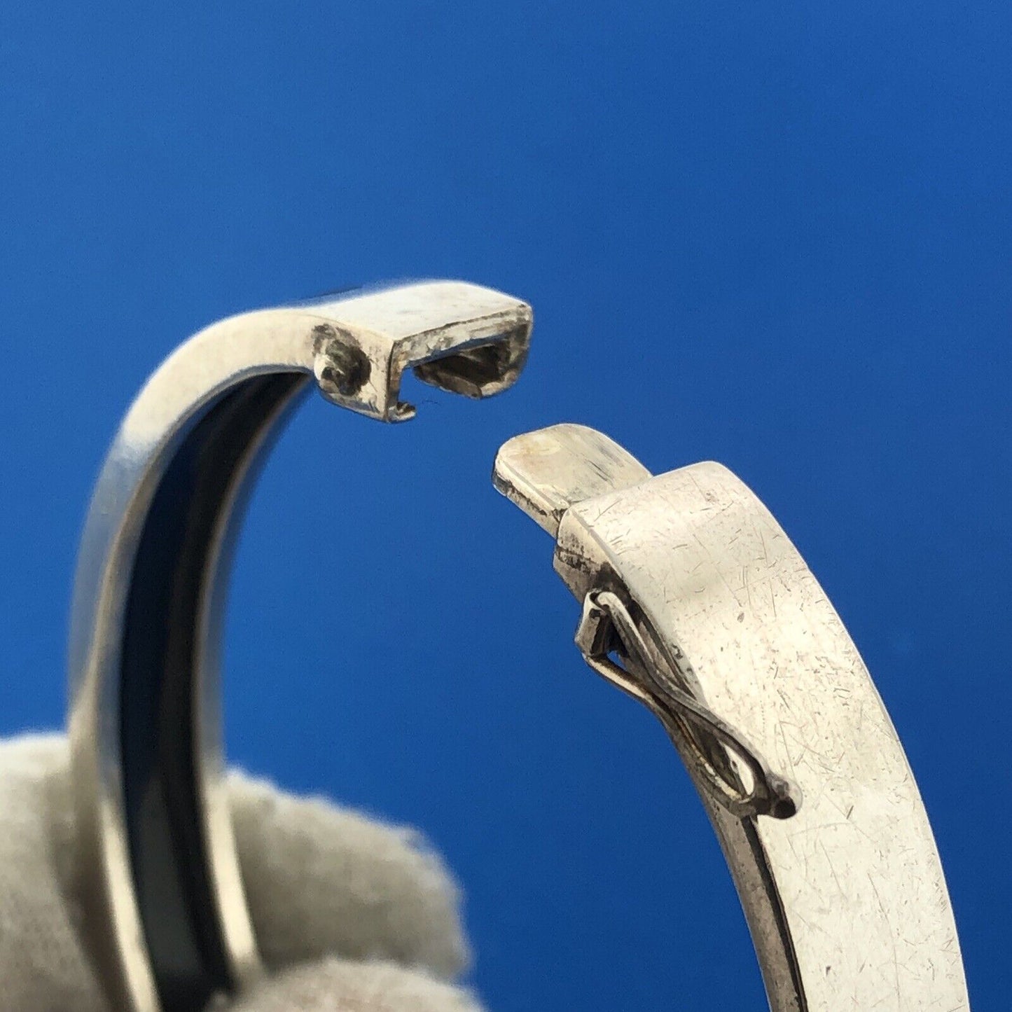 Designer FS 925 Sterling Silver Modern Black Onyx Inlay Hinged Cuff Bracelet