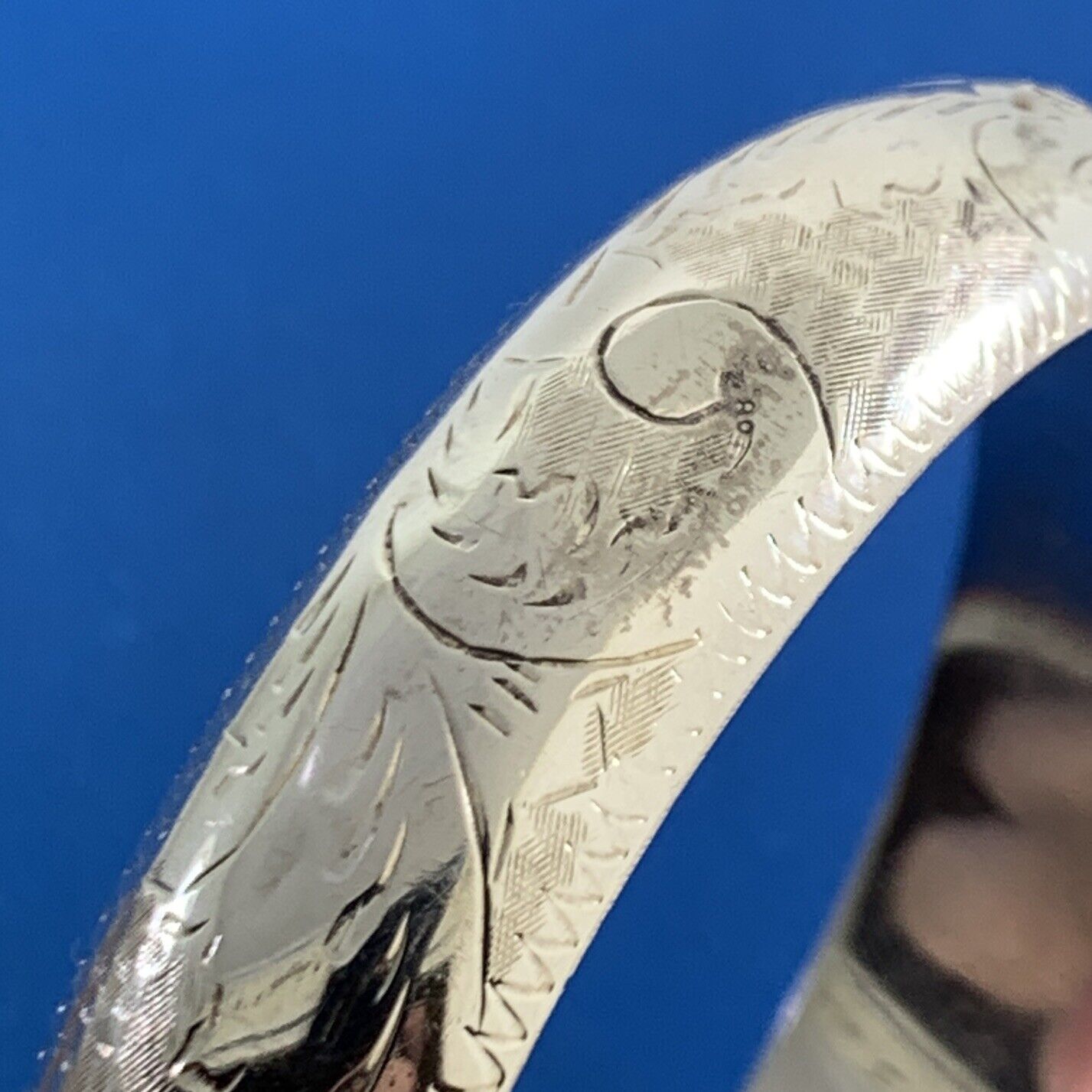 Vintage 925 Sterling Silver Vine Floral Etched Scroll Hinged Cuff Bracelet