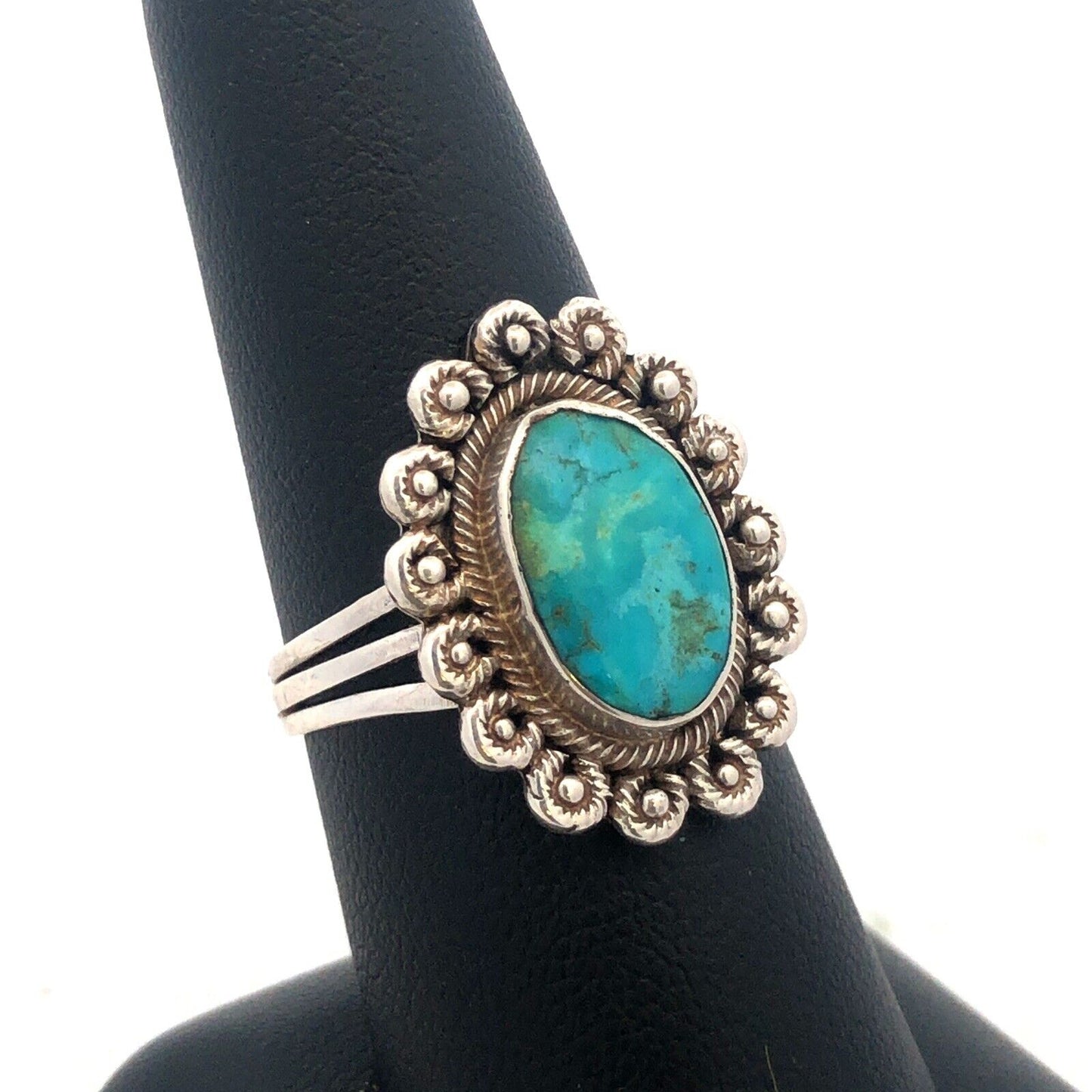 Vintage Native American Unsigned Sterling Silver Oval Turquoise Floral Bead Ring
