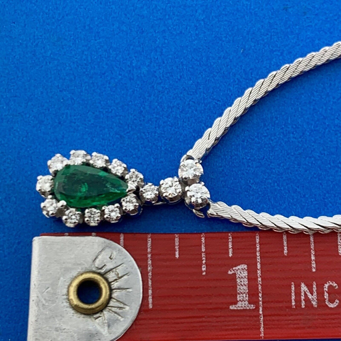 Gorgeous 18k White Gold Pear Cut Emerald Diamond Round Accent 16" Chain Necklace