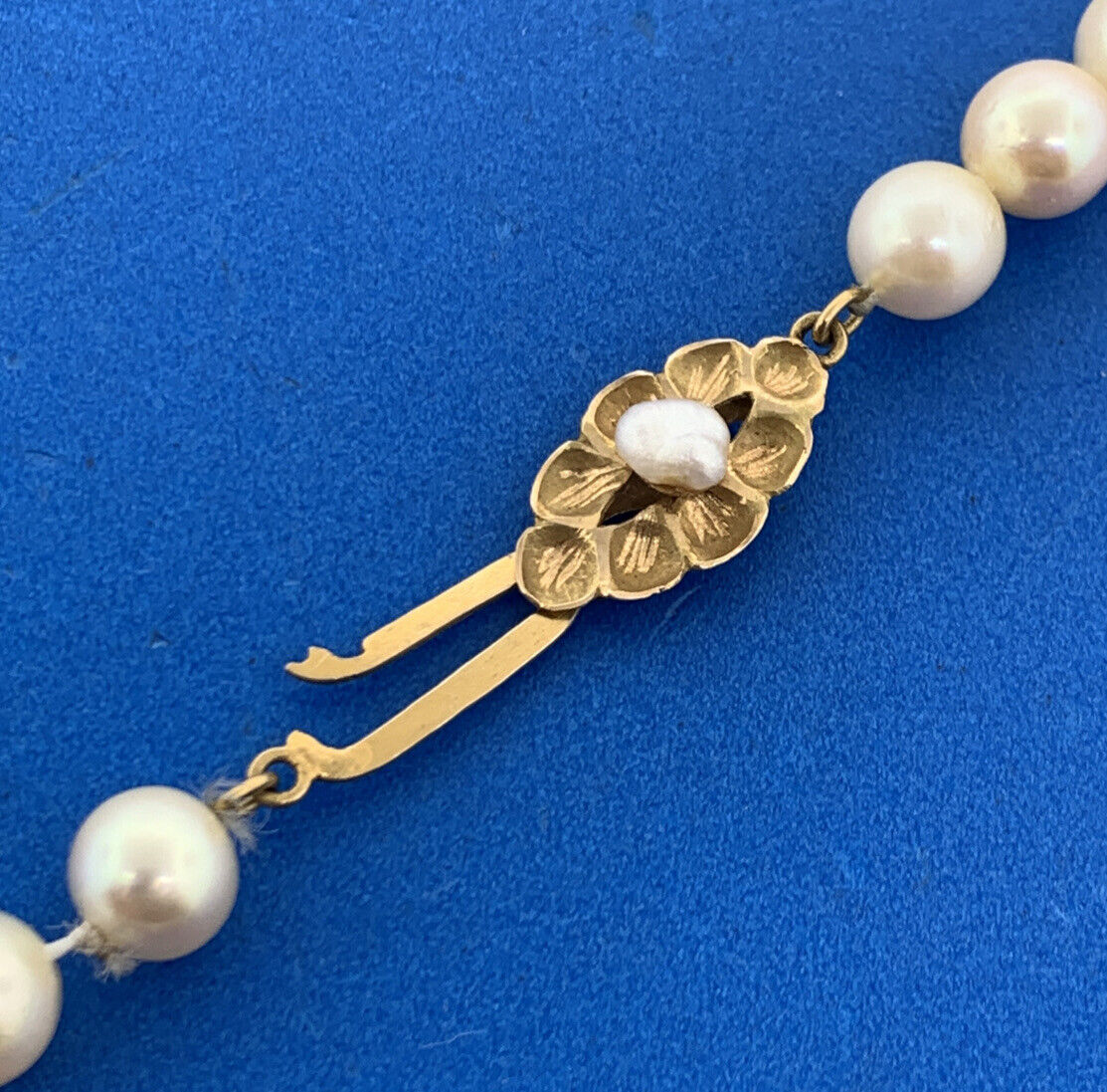 Vintage 14K Yellow Gold Hand Knotted Ivory Pearl Necklace
