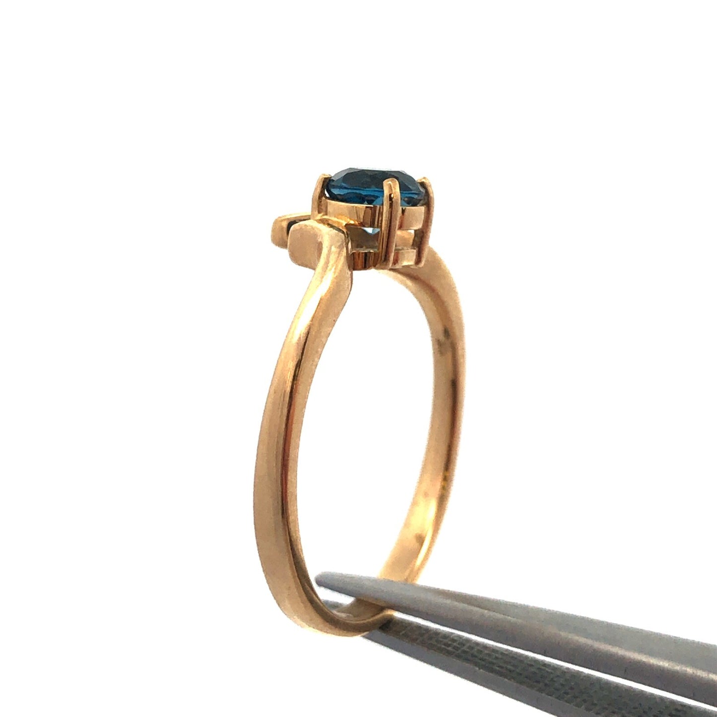 Vintage 14k Yellow Gold London Blue Topaz Ring Size 7.25
