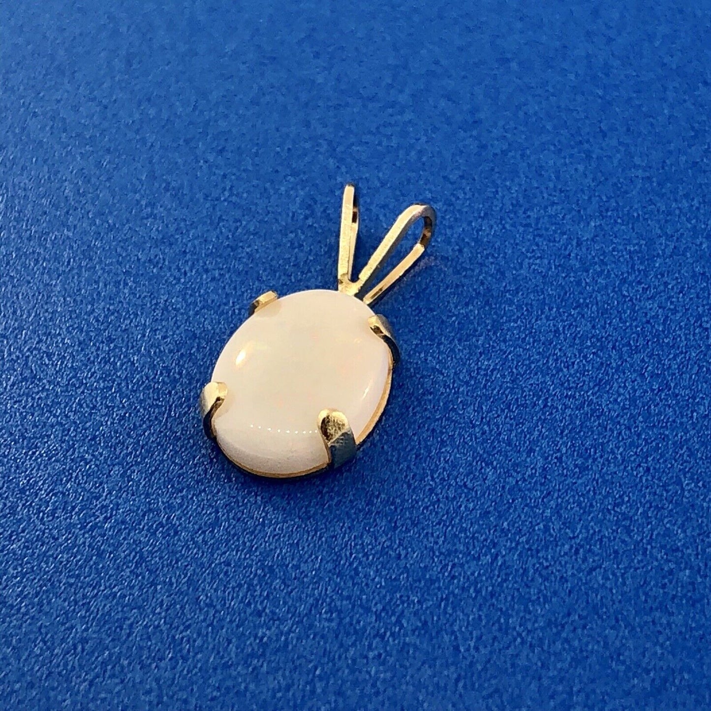 Vintage 14K Yellow Gold Oval Opal Solitaire October Anniversary Pendant