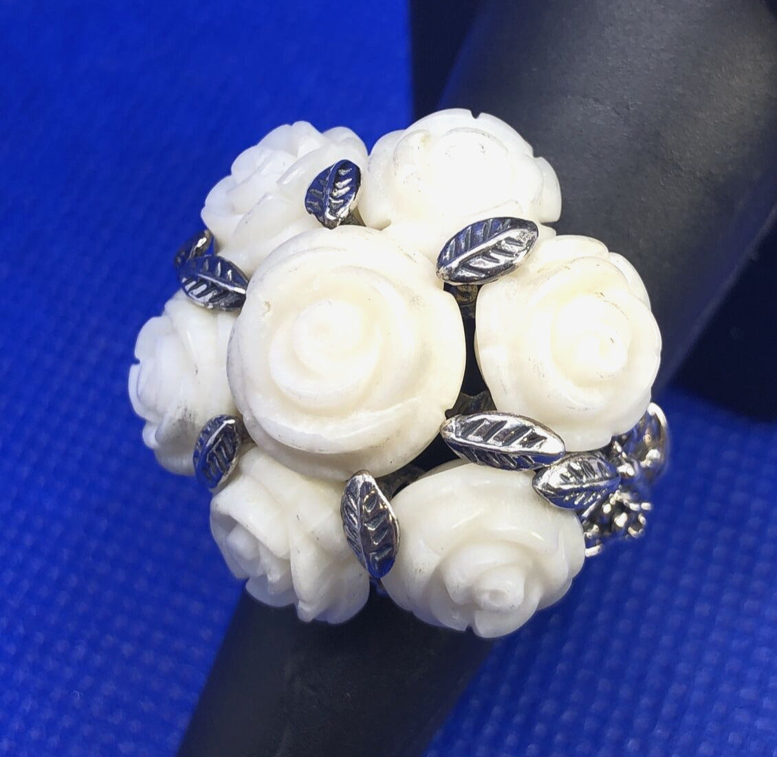 Designer SX 925 Sterling Silver Carved White Resin Rose Bouquet Cocktail Ring