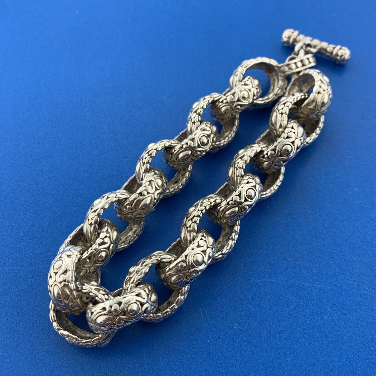 Stunning Sterling Silver 925 Textured Thick Oval Jingle 9" Toggle Bracelet