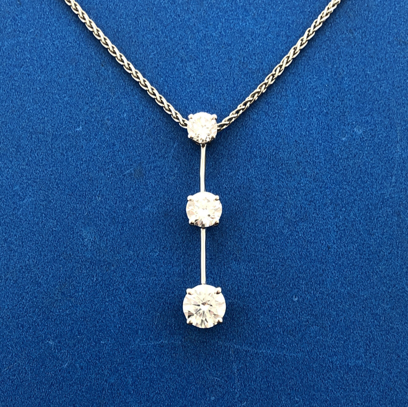 Designer Roberto Coin 18k White Gold Round Cut 3 Diamond Vertical 18" Necklace