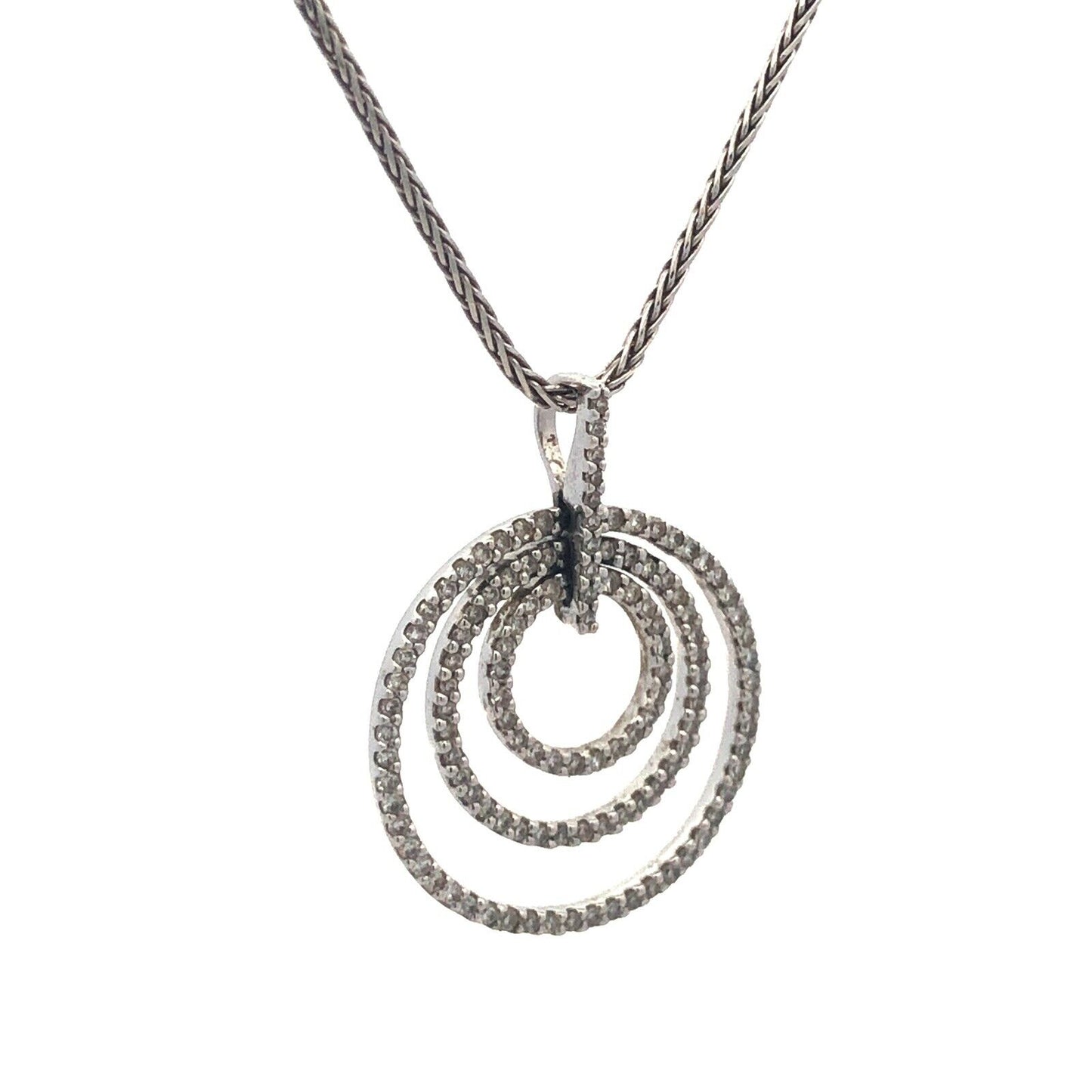 Gorgeous 14k White Gold Diamond Graduated Circle Pendant 16" Chain Necklace