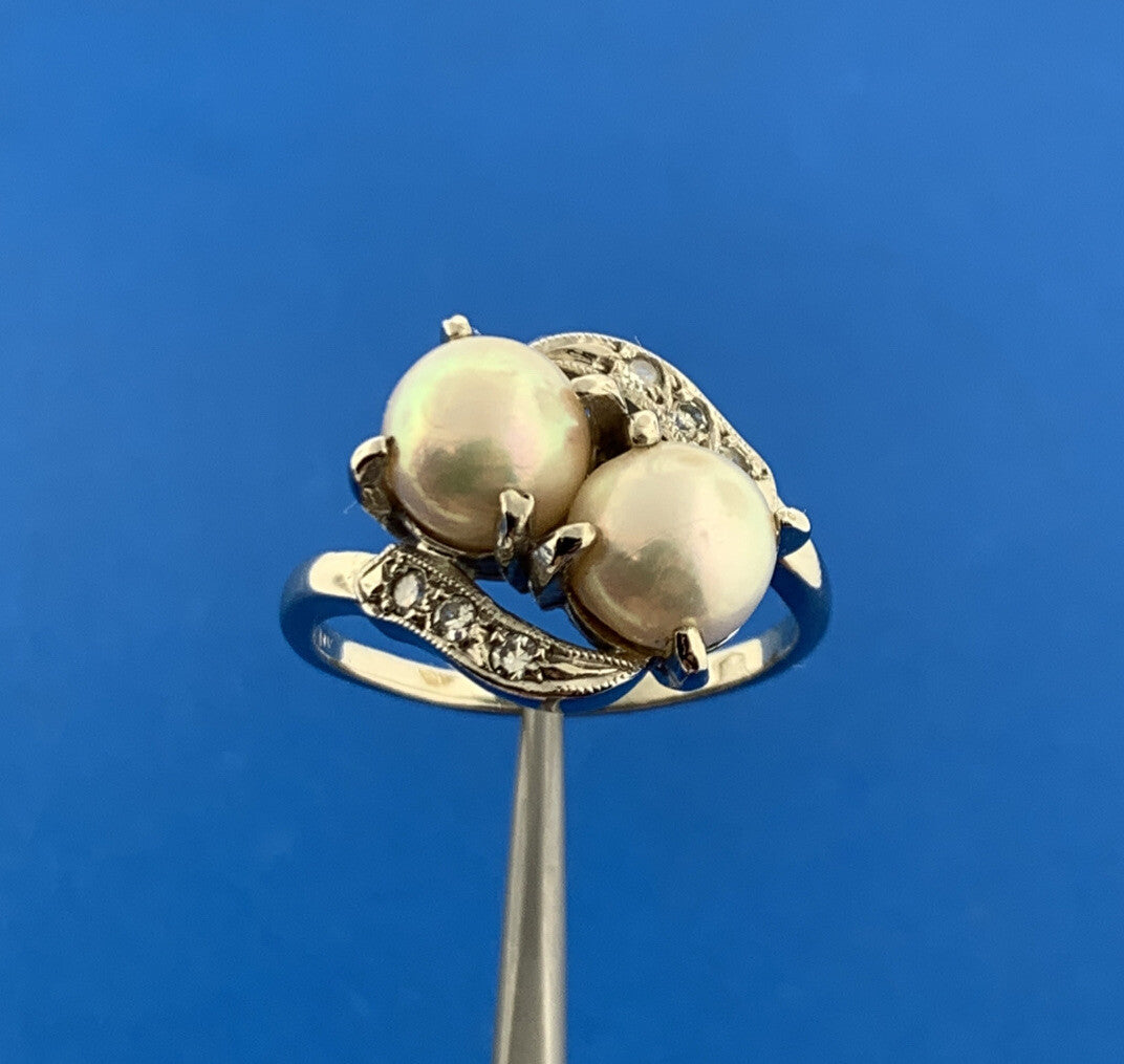 Vintage 14K White Gold Pearl Duo Diamond Accented June Anniversary Cocktail Ring