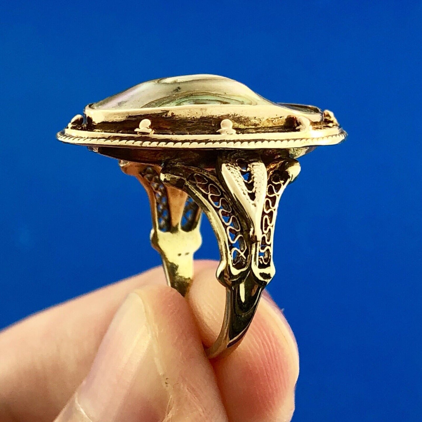 Vintage Art Deco Retro 10K Yellow Gold Abalone Ring with Filigree Detailing