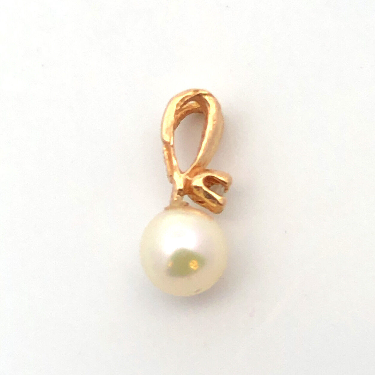 Classic 14K Yellow Gold Round Pearl Diamond Accented Petite Pendant