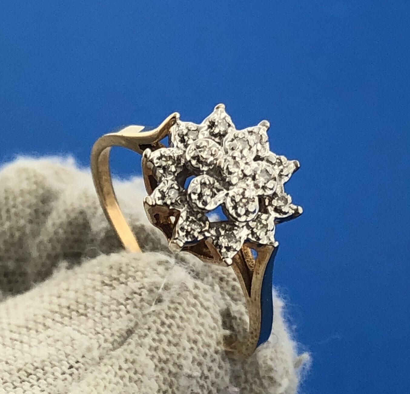 Gorgeous 10k Yellow Gold Round Cut Diamond Pointed Star Dome Ring Size 6.75