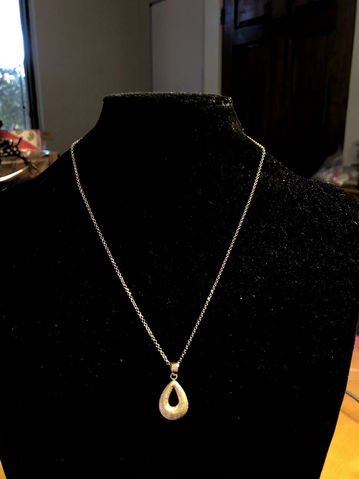 925 Sterling Silver Vermeil Estate Gold Tone Textured Teardrop Pendant Necklace
