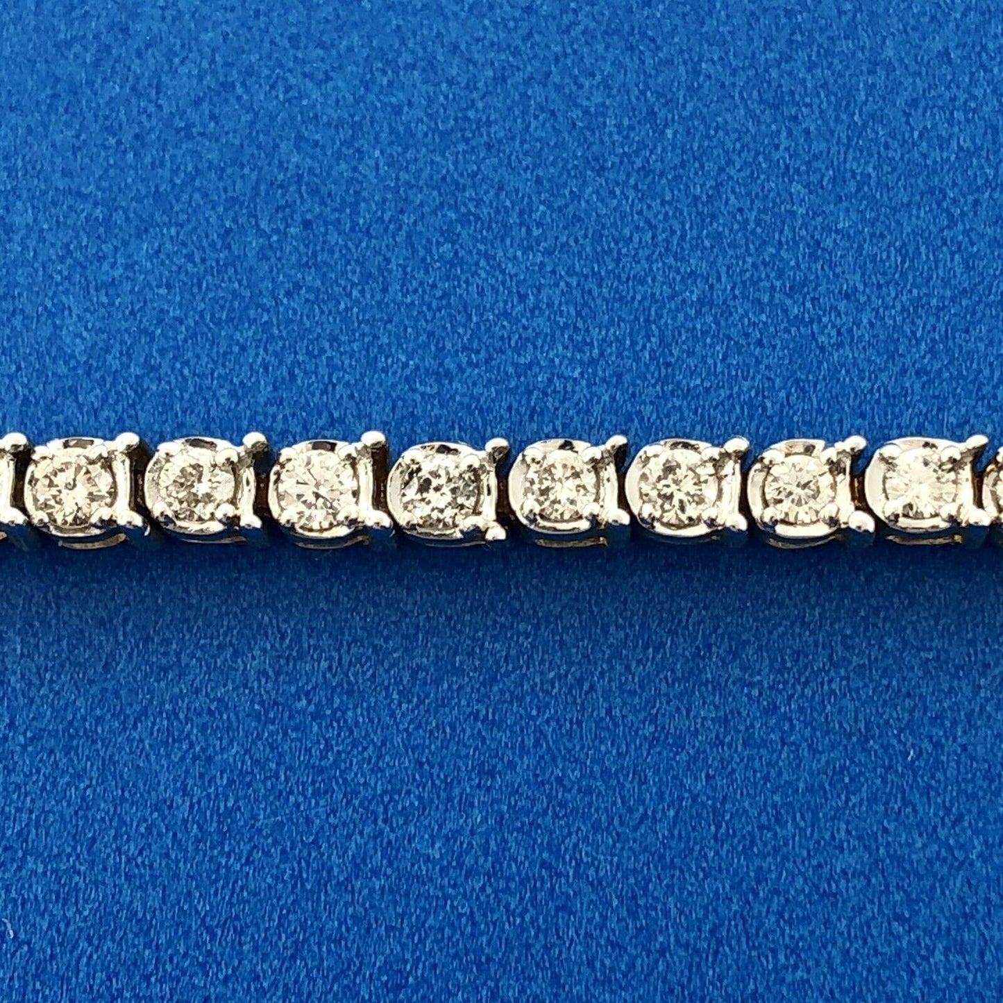 Beautiful 10K Yellow Gold Round Diamond 2.0 TCW Tennis Bracelet New With Tags