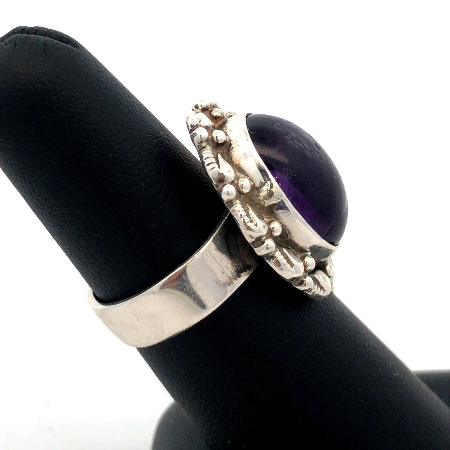 Vintage 925 Sterling Silver Oval Cabochon Amethyst Textured Ring