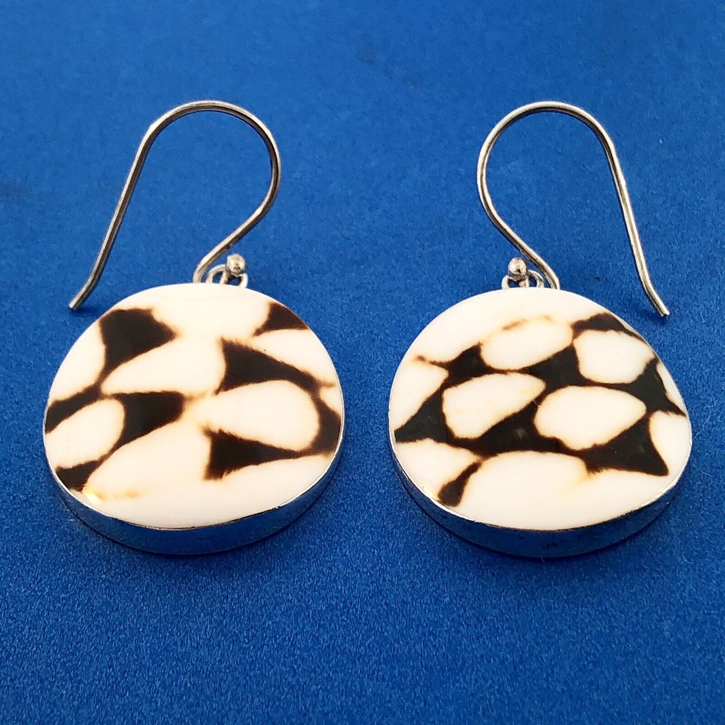 Retro 925 Sterling Silver Brown White Enamel Spotted Skin Disc Dangle Earrings