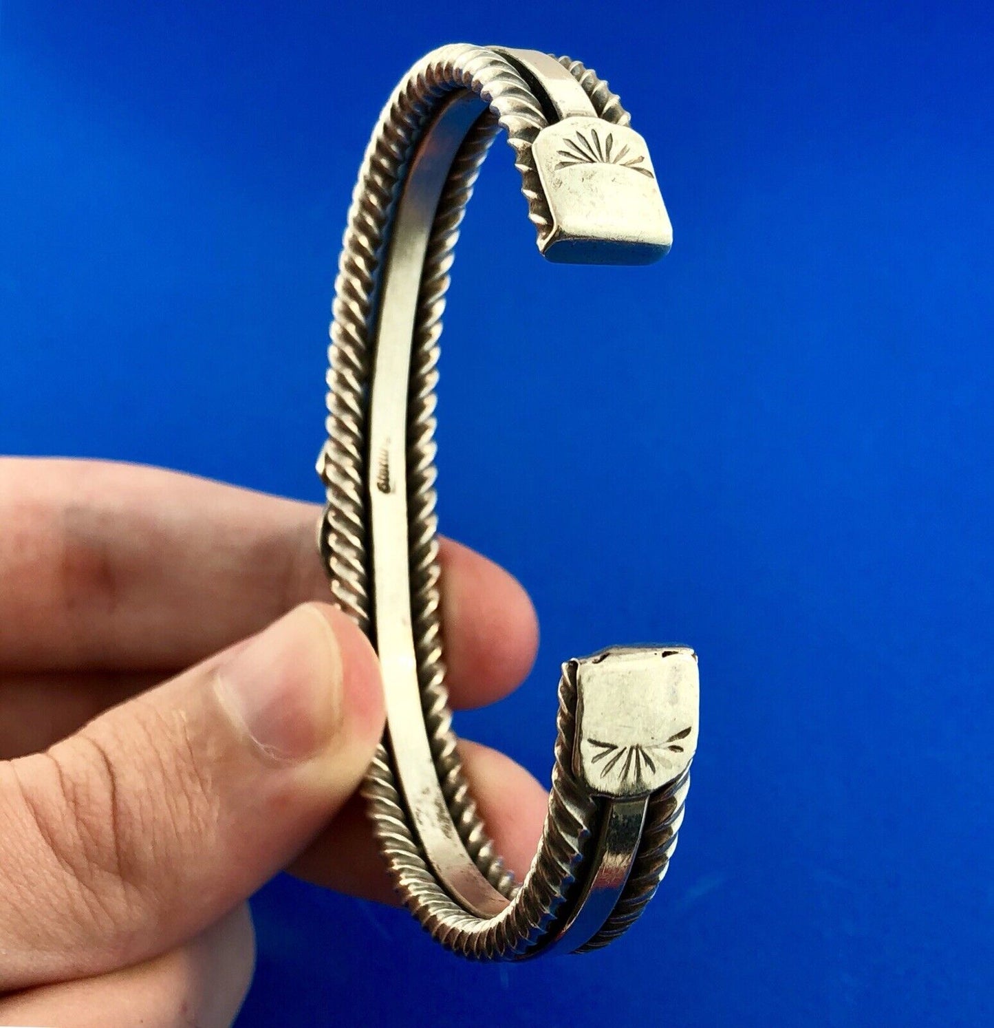 Exquisite Native American Artisan 925 Sterling Silver Lapis Lazuli Cuff Bracelet