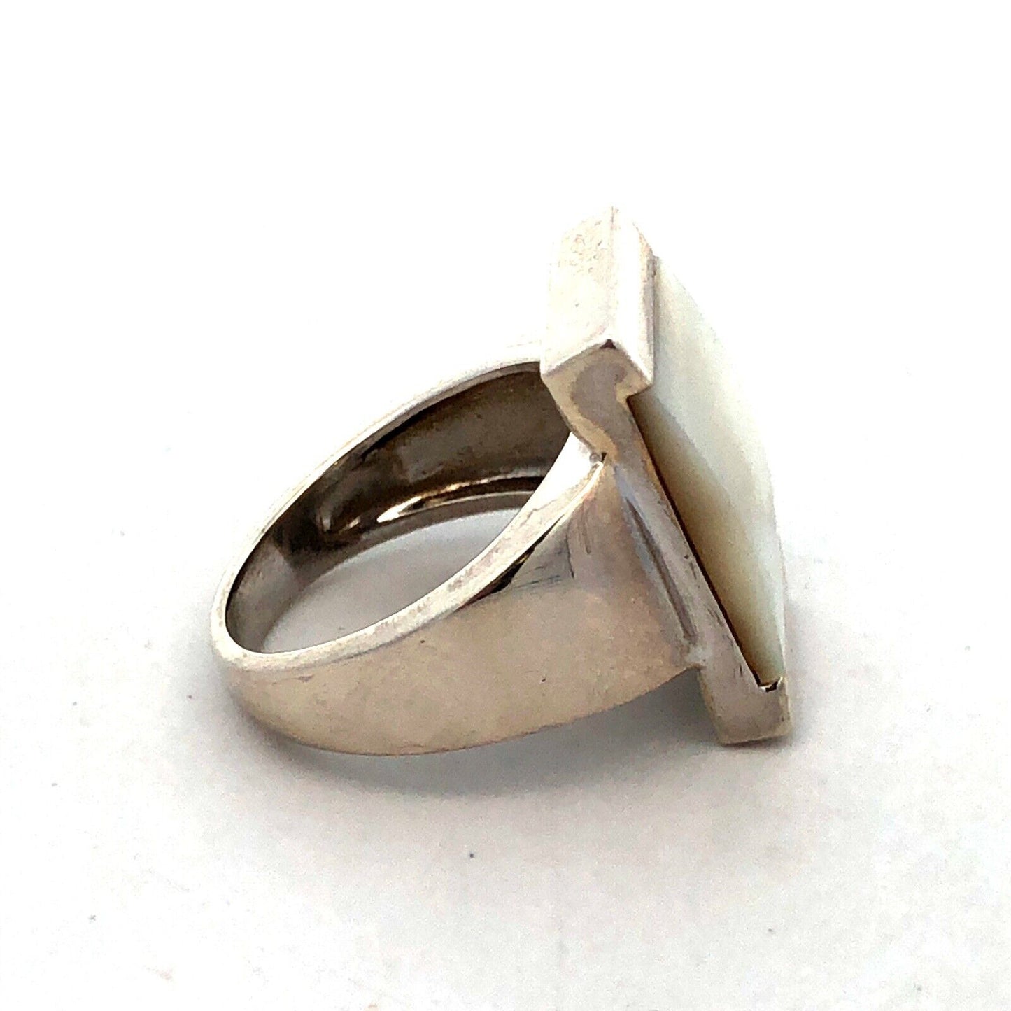 Vintage 925 Sterling Silver Rectangle Mother of Pearl Modernist Statement Ring