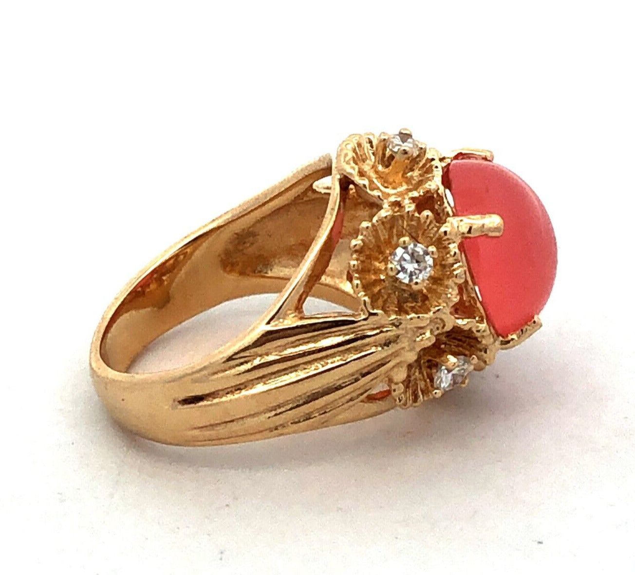 Vintage 14K Yellow Gold Round Morganite Diamond Flower Dome Cocktail Ring
