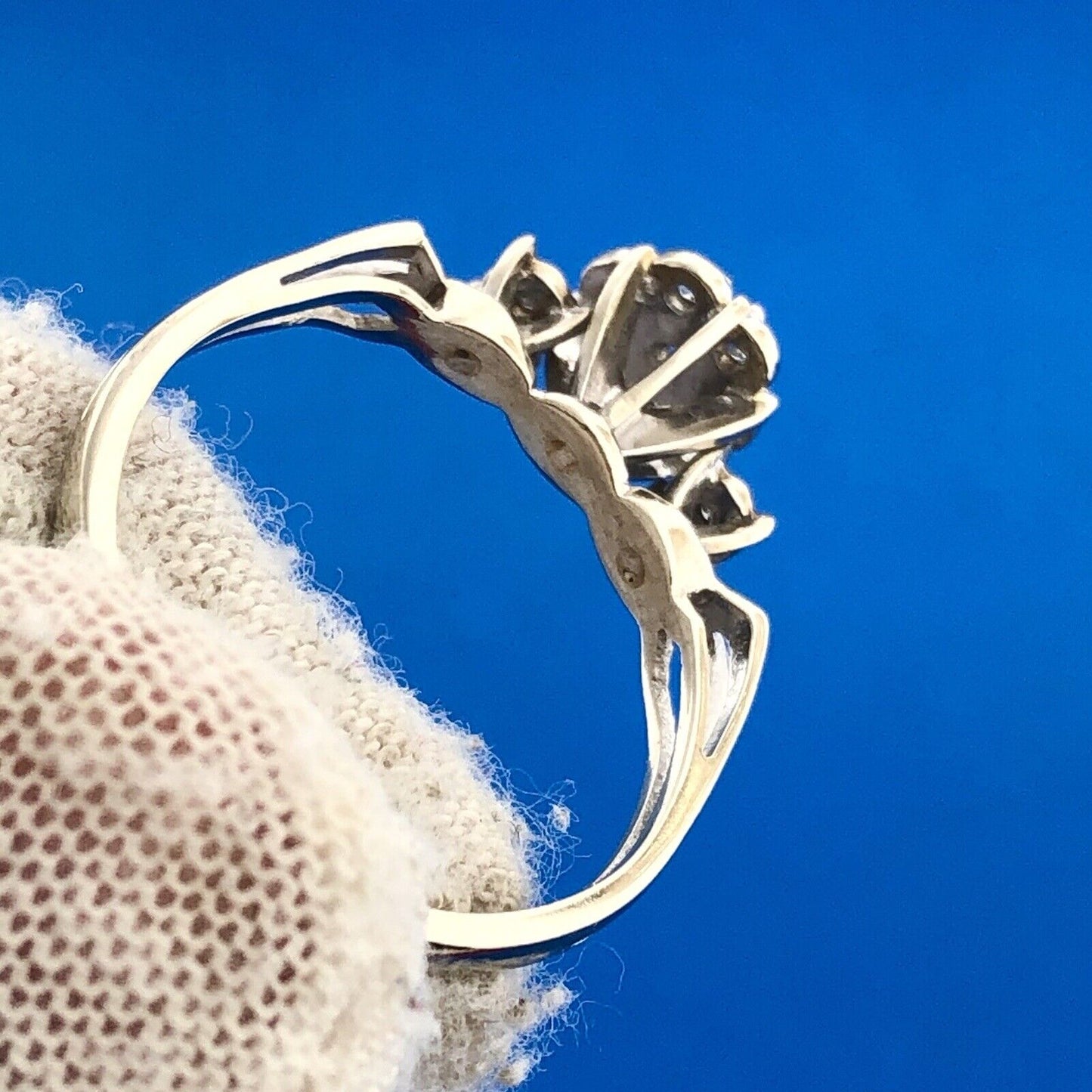 Charming 14K White Gold Diamond Floral Cluster Sweetheart Promise Bridal Ring