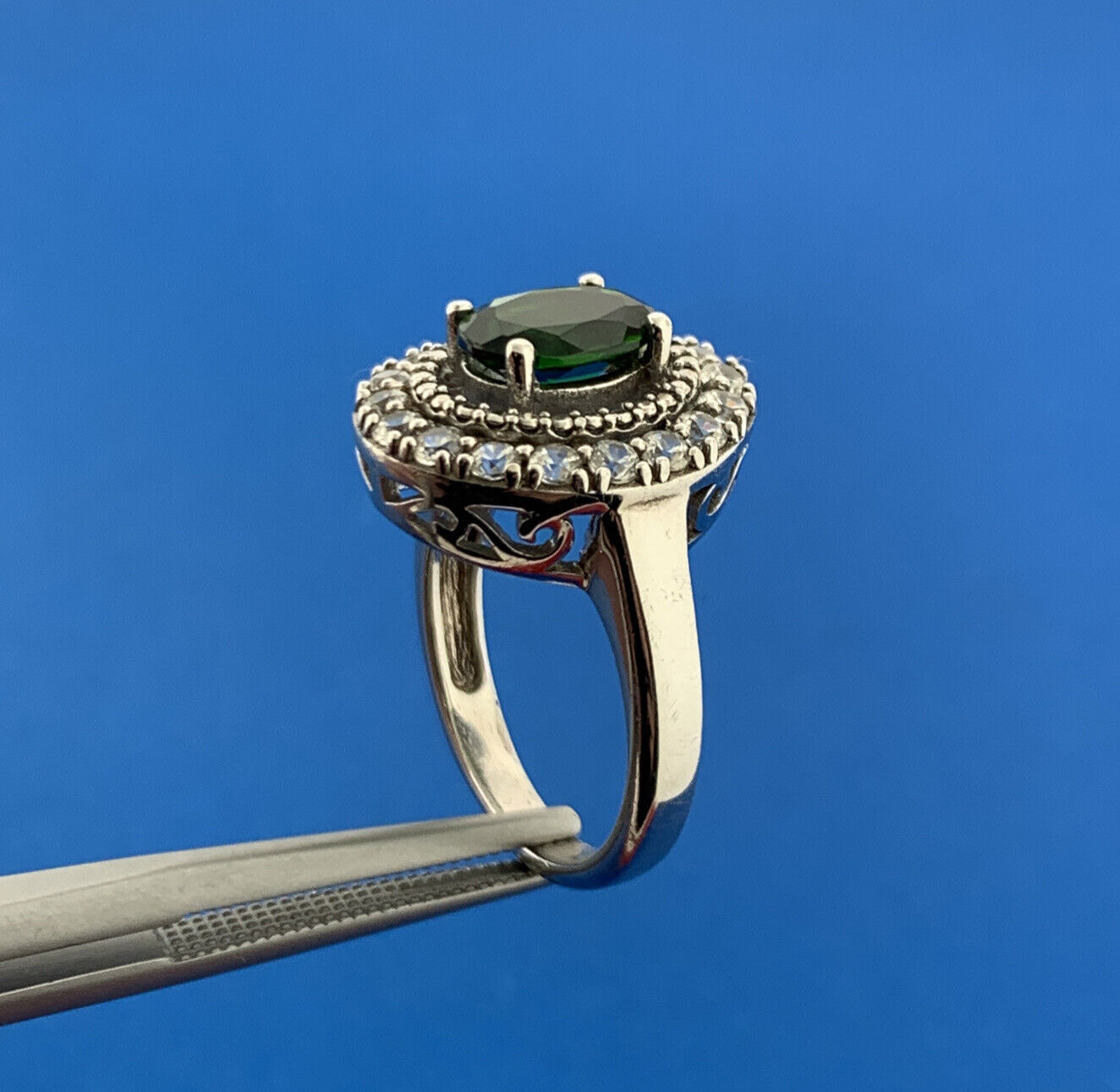 Designer 925 Sterling Silver Green Oval Cubic Zirconia White Round CZ Halo Ring