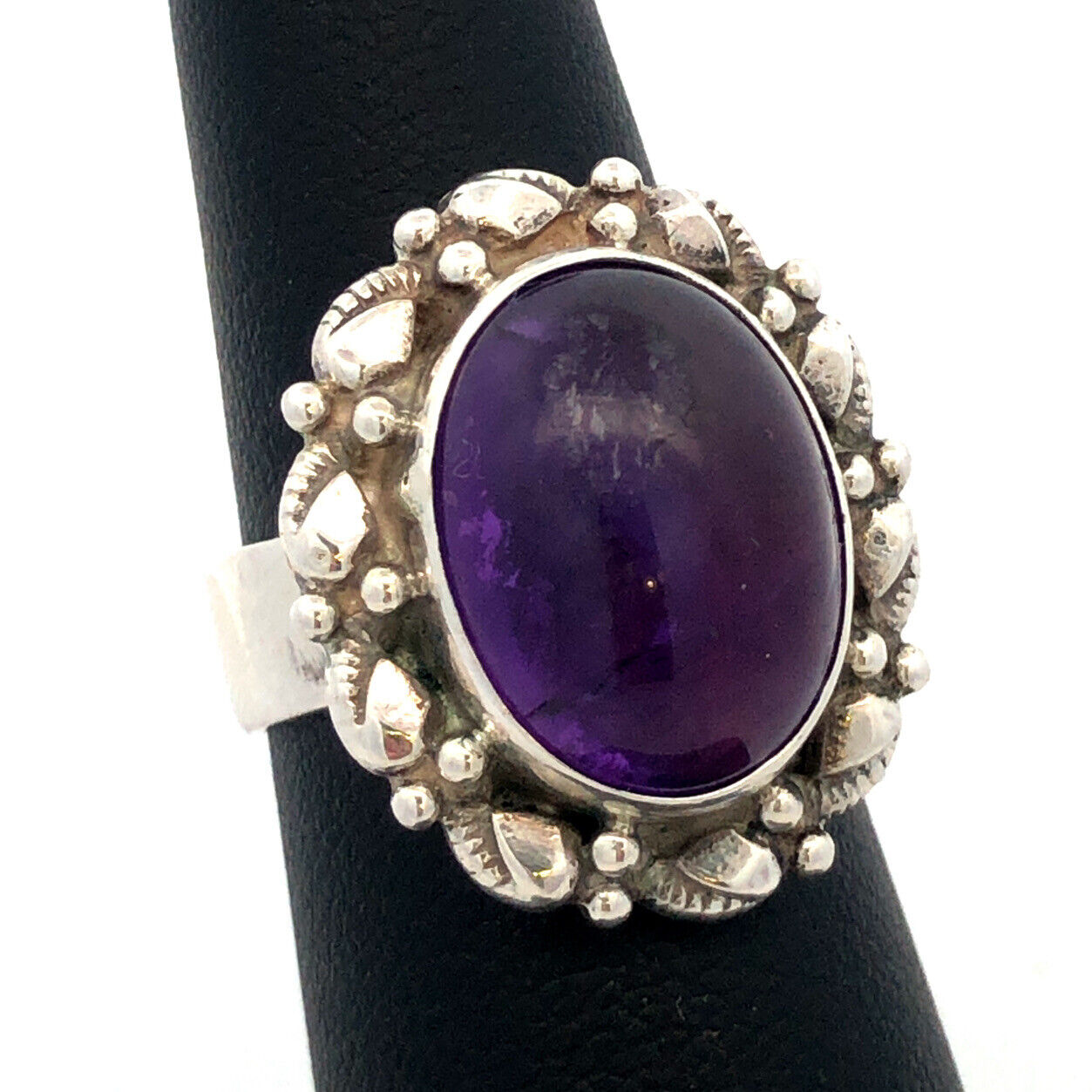 Vintage 925 Sterling Silver Oval Cabochon Amethyst Textured Ring