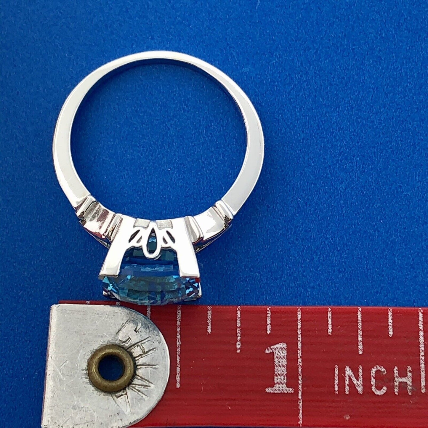 Stunning 14k White Gold 585 Cushion Cut Solitaire Swiss Blue Topaz Ring Size 8.5