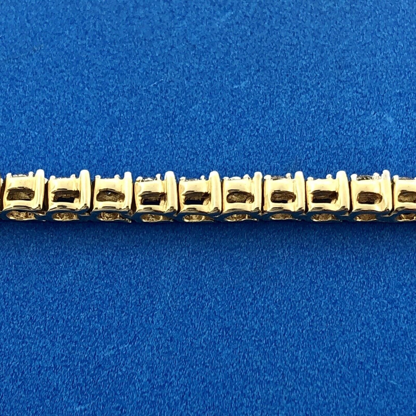 Beautiful 10K Yellow Gold Round Diamond 2.0 TCW Tennis Bracelet New With Tags