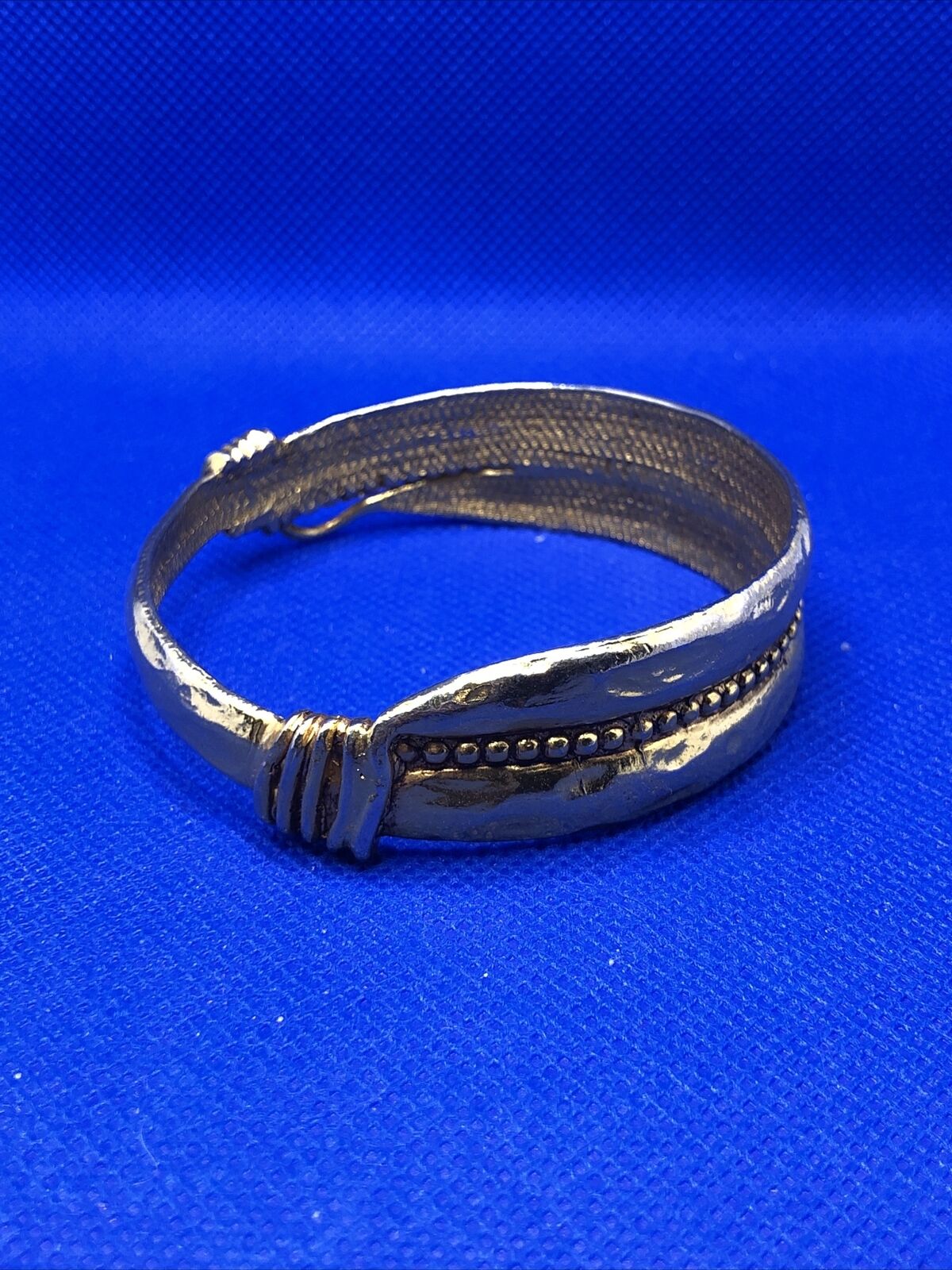 Vintage Runway Ready Gold Tone Textured Cuff Bracelet Clip-On Earrings 3 Pc Set