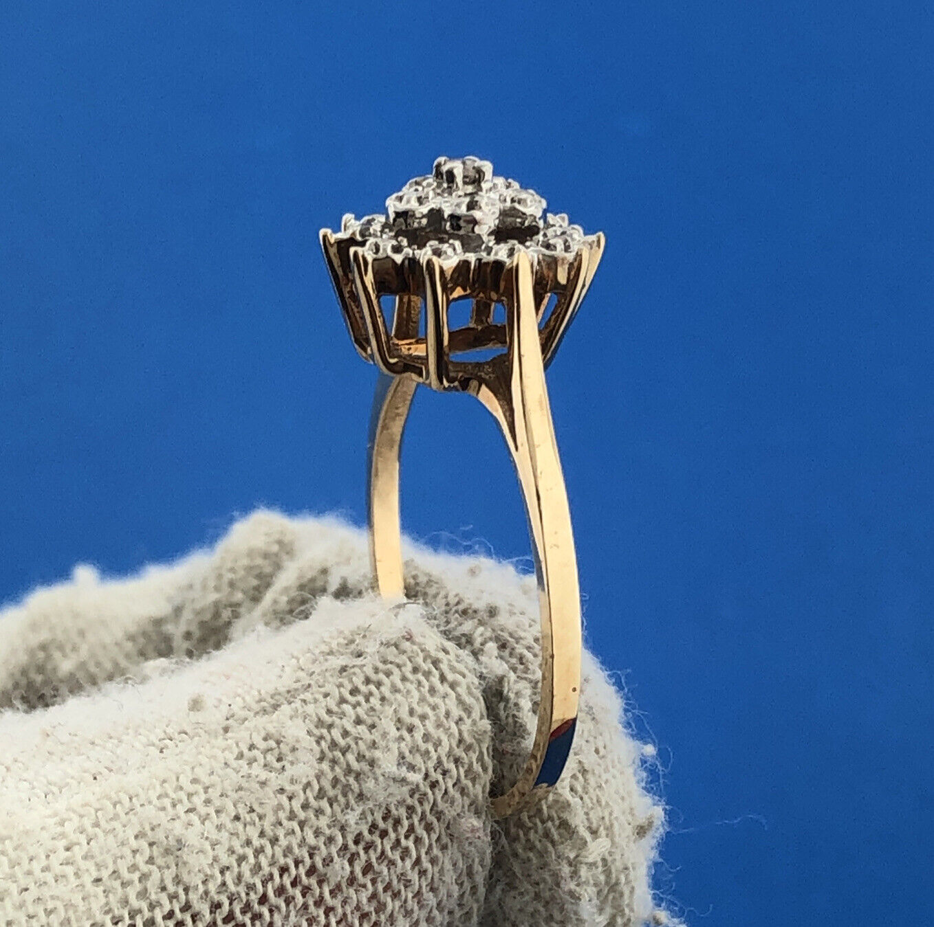 Gorgeous 10k Yellow Gold Round Cut Diamond Pointed Star Dome Ring Size 6.75