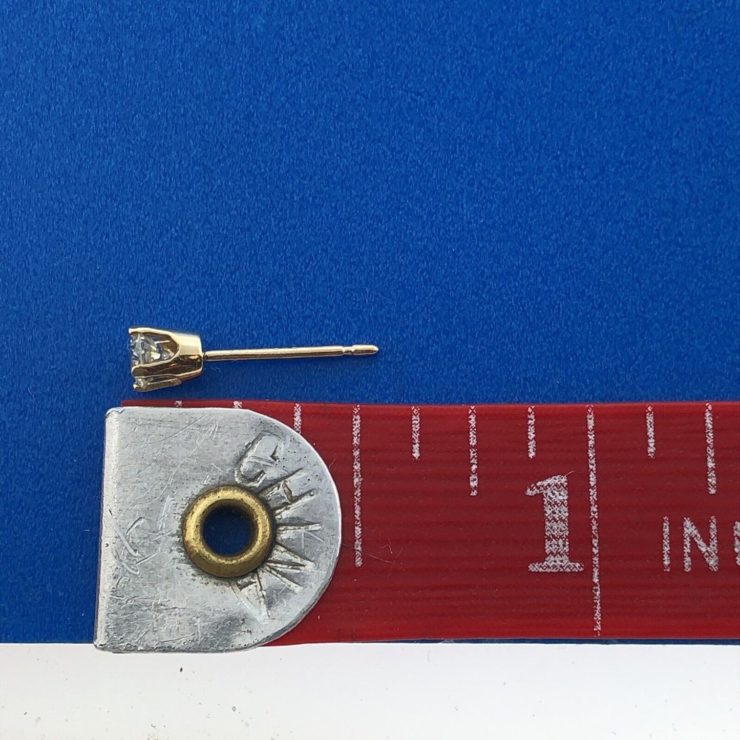 Gorgeous 14k Yellow Gold Round Cut .28 ct White Diamond Precious Stud Earrings