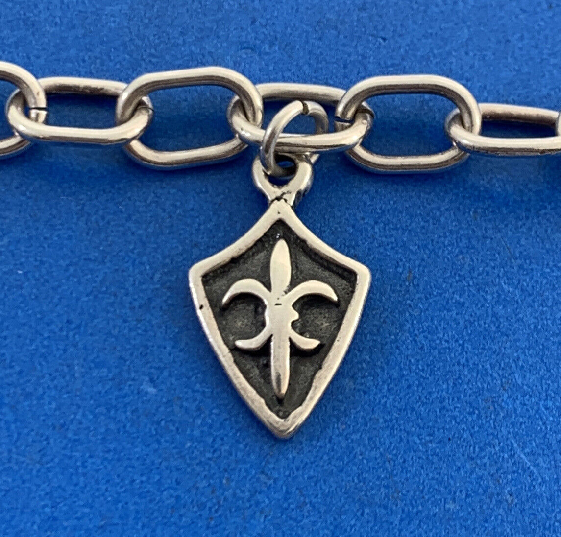 Designer 925 Sterling Silver Five Fleur De Lis Charm Oval Link Toggle Bracelet