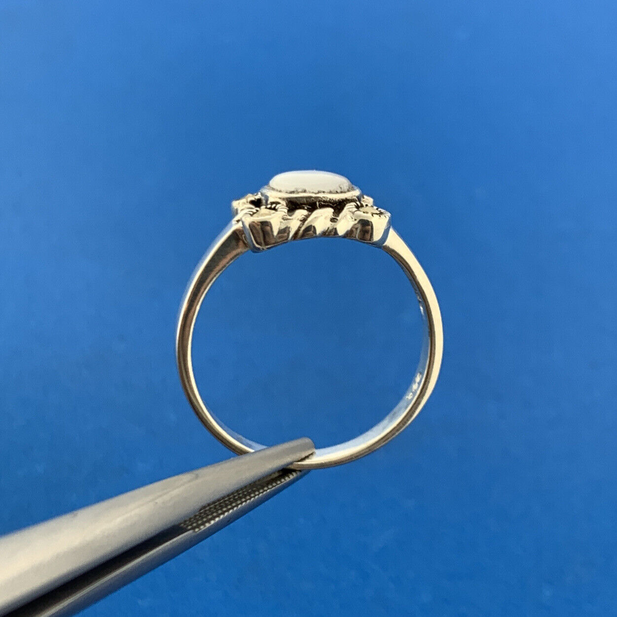 Stunning Sterling Silver 925 Cabochon Moonstone Marcasite Accent Ring Size 7