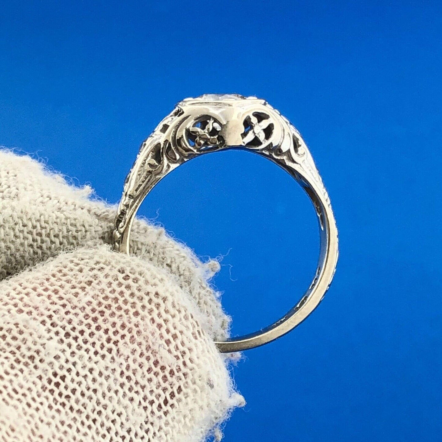 Vintage 14k White Gold Round Cut Diamond Solitaire W/Accents Regal Openwork Ring