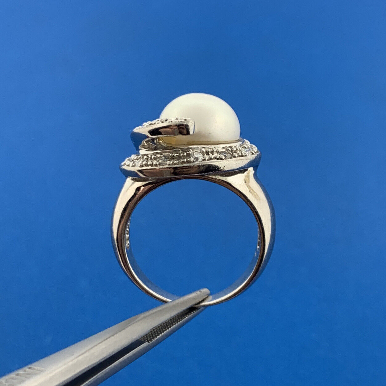 925 Sterling Silver Pearl Solitaire Diamond Accented Statement Ring