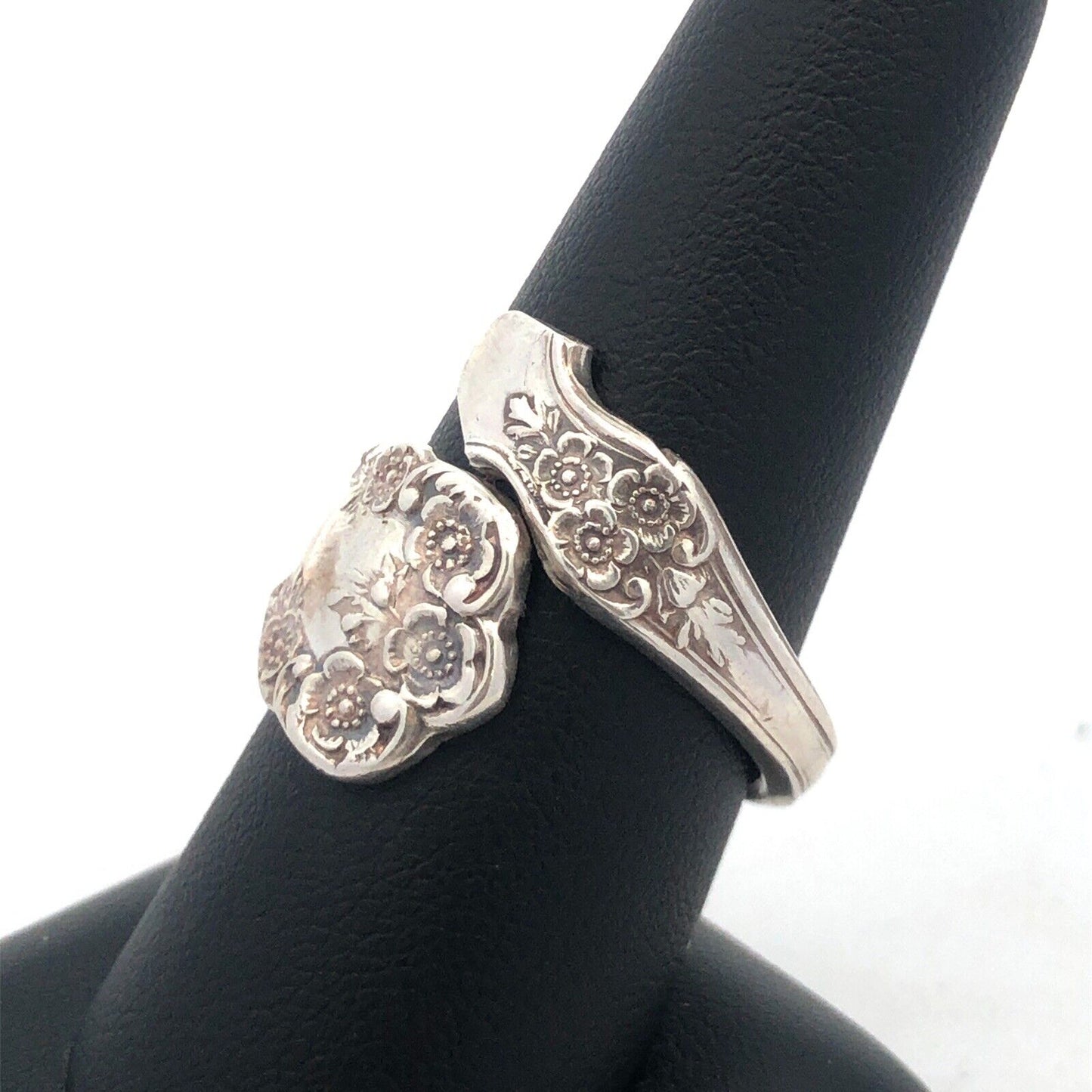 Vintage Designer 925 Sterling Silver Buttercup Flower Detail Spoon Bypass Ring