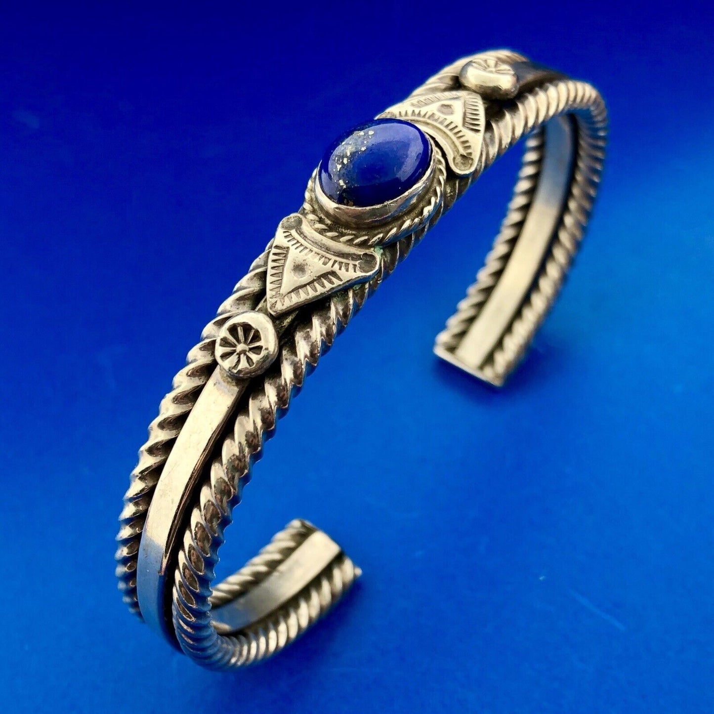 Exquisite Native American Artisan 925 Sterling Silver Lapis Lazuli Cuff Bracelet