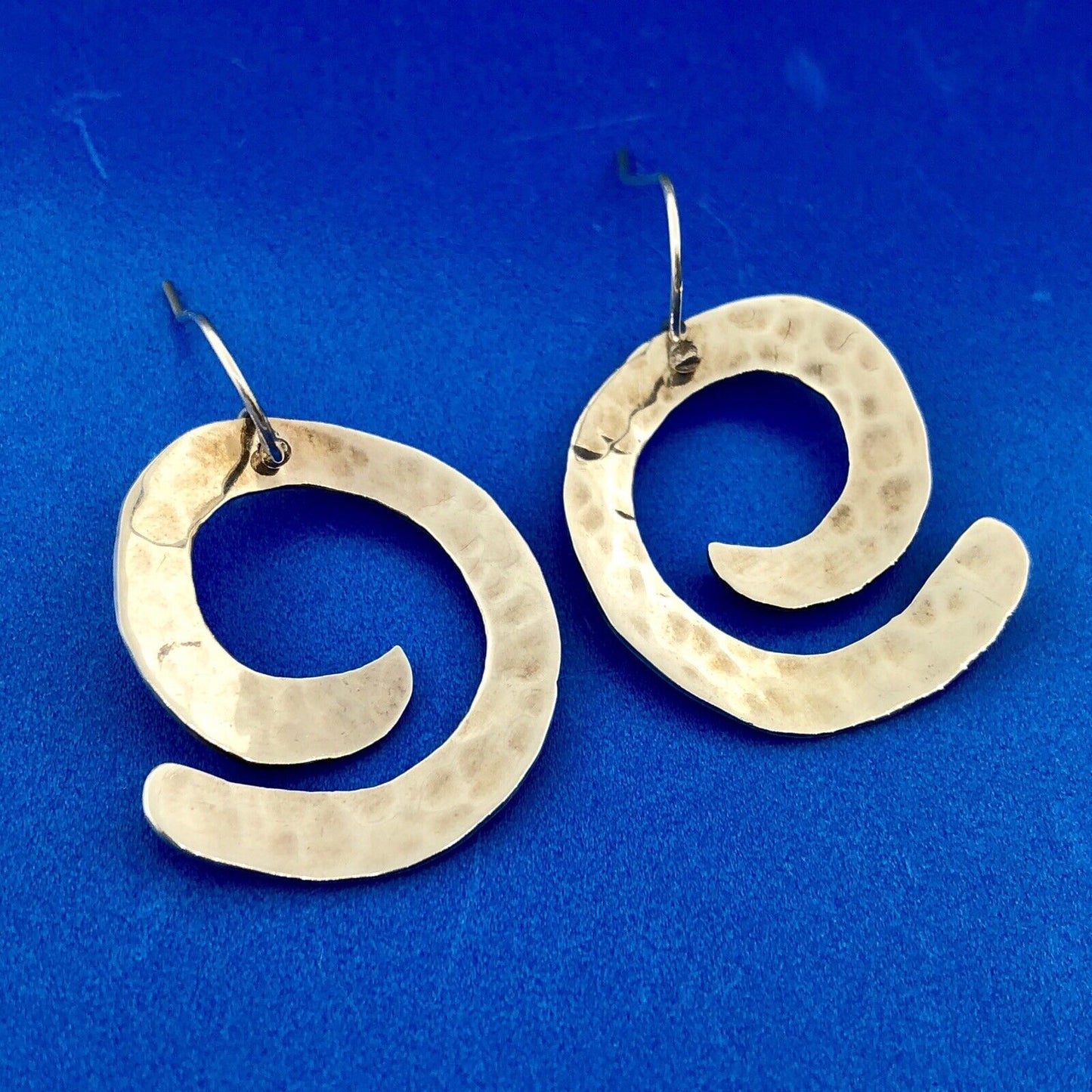 Sterling Silver 925 Hammered Modernist Crop Circle Swirl Dangle Drop Earrings