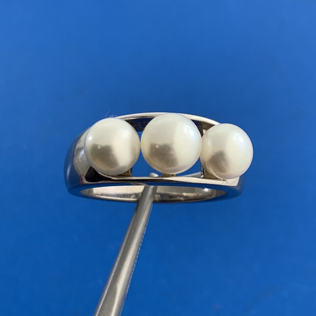 Designer 925 Sterling Silver White Pearl Trio Cocktail Ring