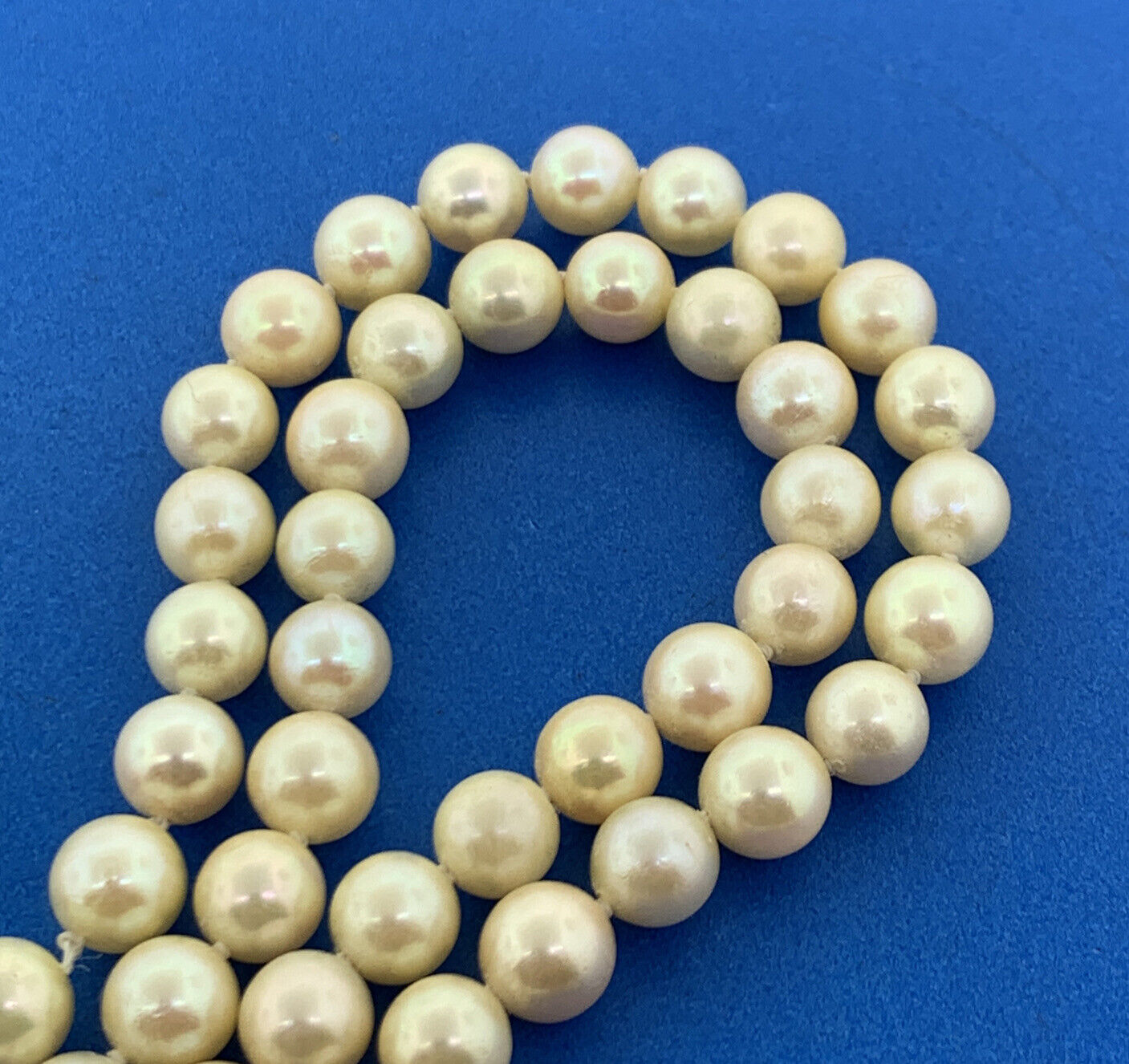 Vintage 14K Yellow Gold Hand Knotted Ivory Pearl Necklace