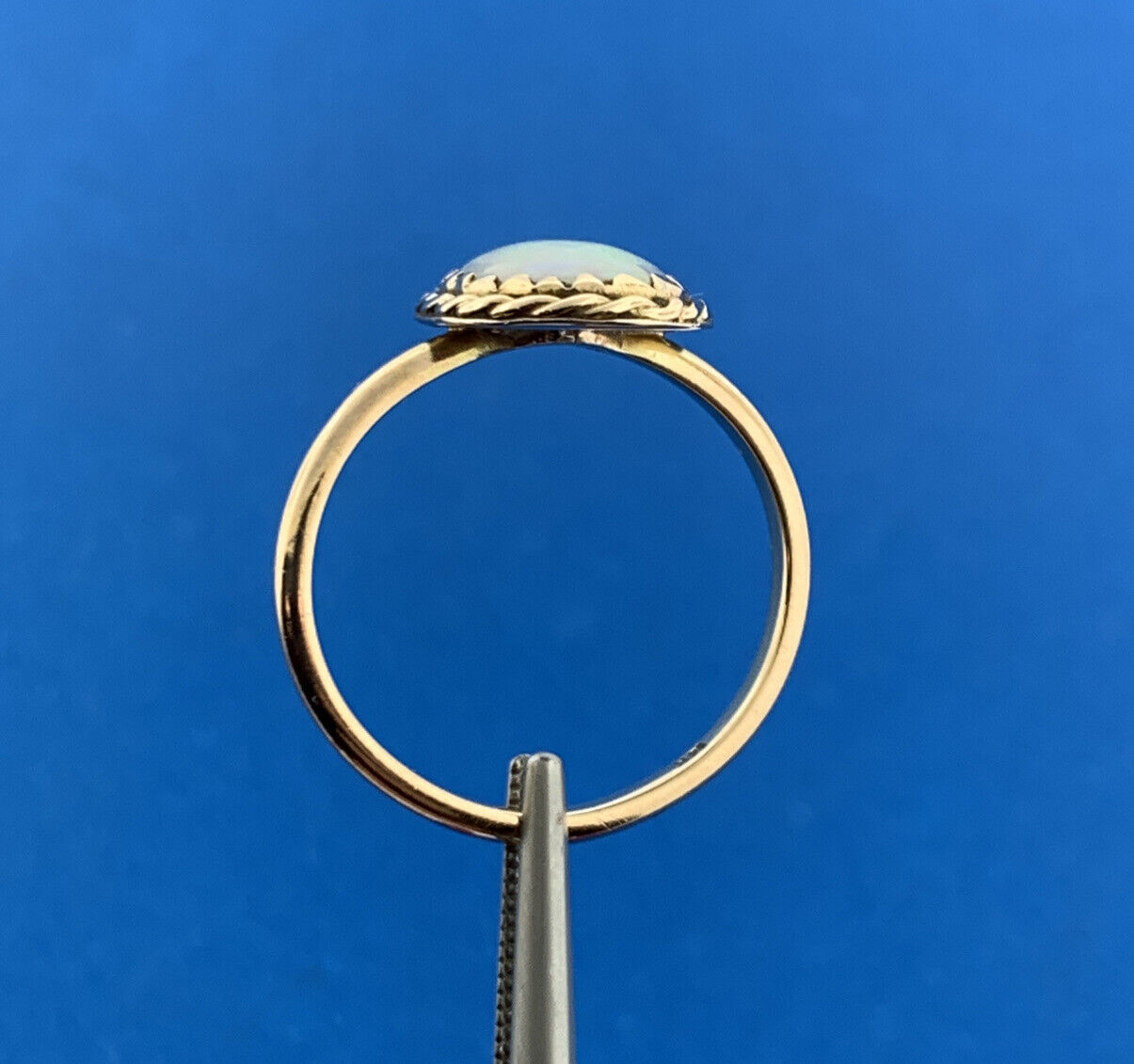 Vintage 14K Yellow Gold Oval Opal Cabochon Solitaire October Anniversary Ring