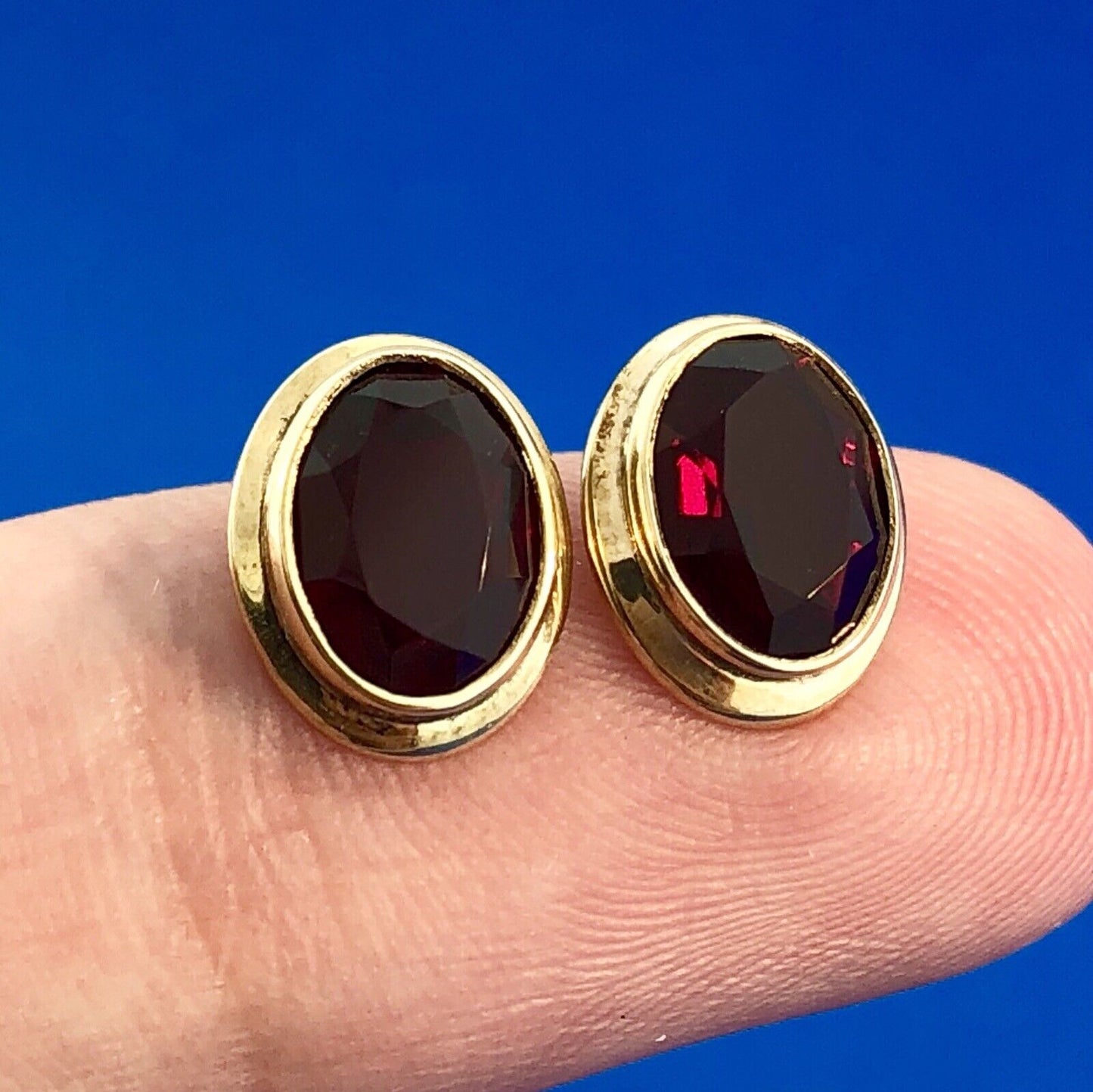 Estate 10K Yellow Gold Oval Garnet January Anniversary Occasion Stud Earrings
