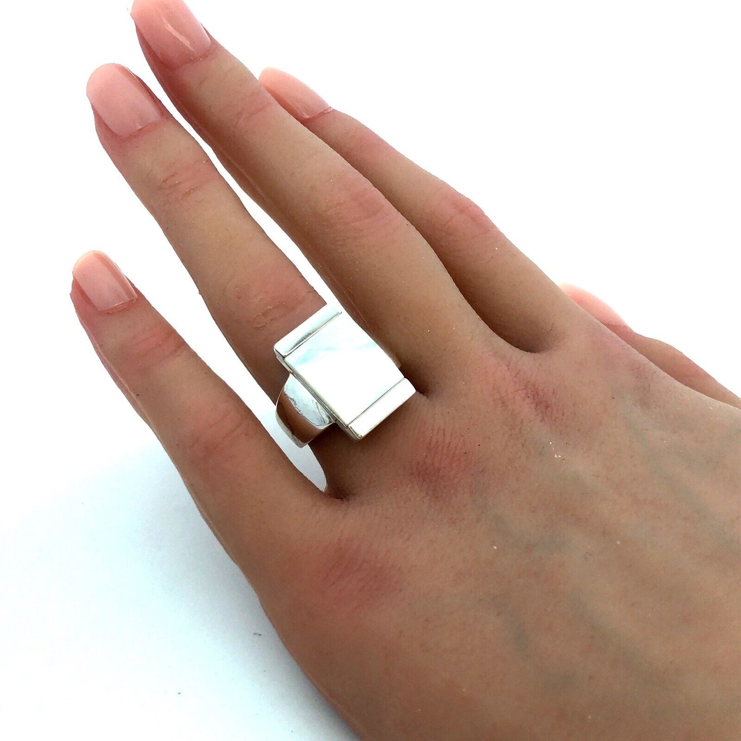 Vintage 925 Sterling Silver Rectangle Mother of Pearl Modernist Statement Ring
