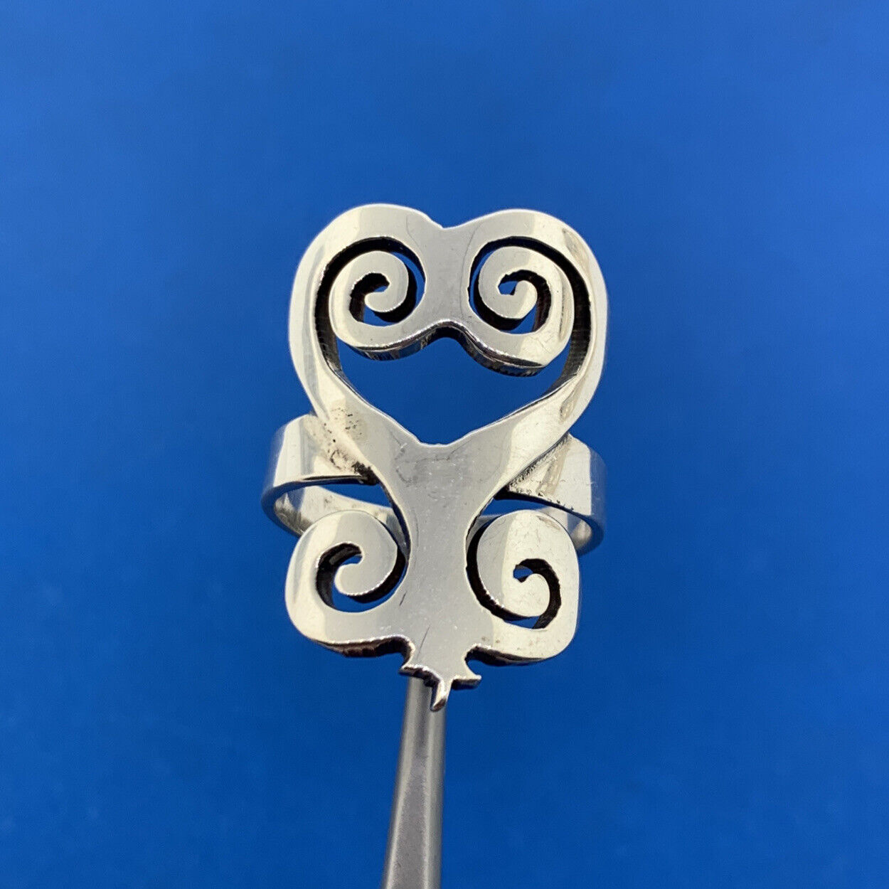 Vintage Abstract Modernist Artisan 925 Sterling Silver Heart Statement Ring