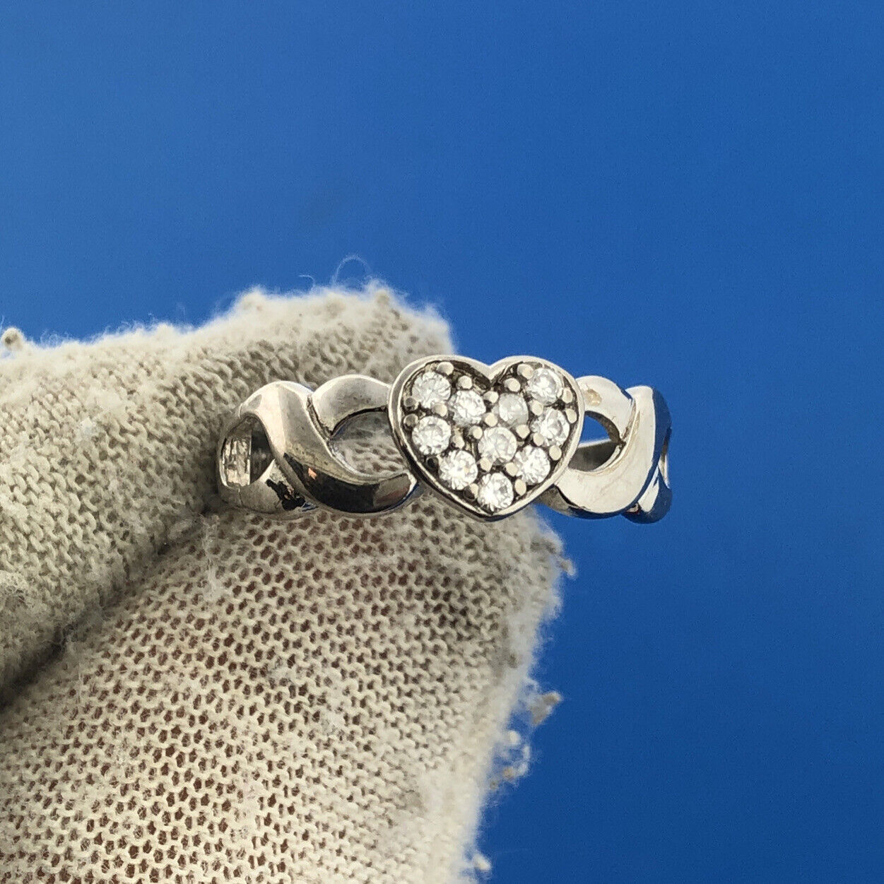 Stunning Sterling Silver 925 Sparkling CZ Openwork Twisting Heart Ring Size 6.25