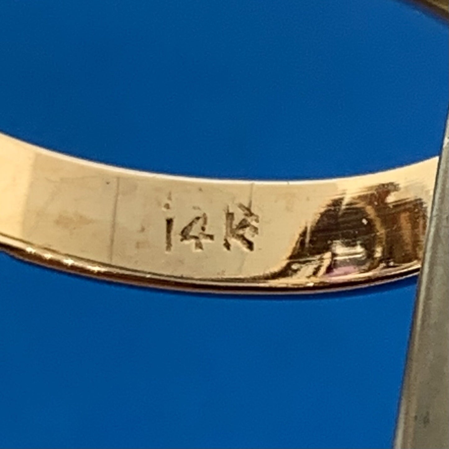 14K Yellow Gold Purple Sapphire Solitaire Statement Cocktail Size 7.75 Ring