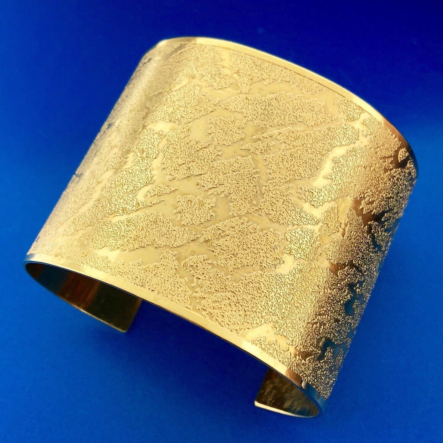Francesca Visconti Gold Tone Animal Print Textured Runway Couture Cuff Bracelet
