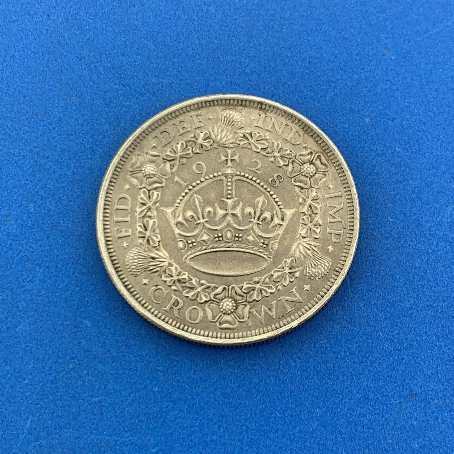 1928 British 1 Crown George V Wreath Crown 50% Silver Better Key Date Coin