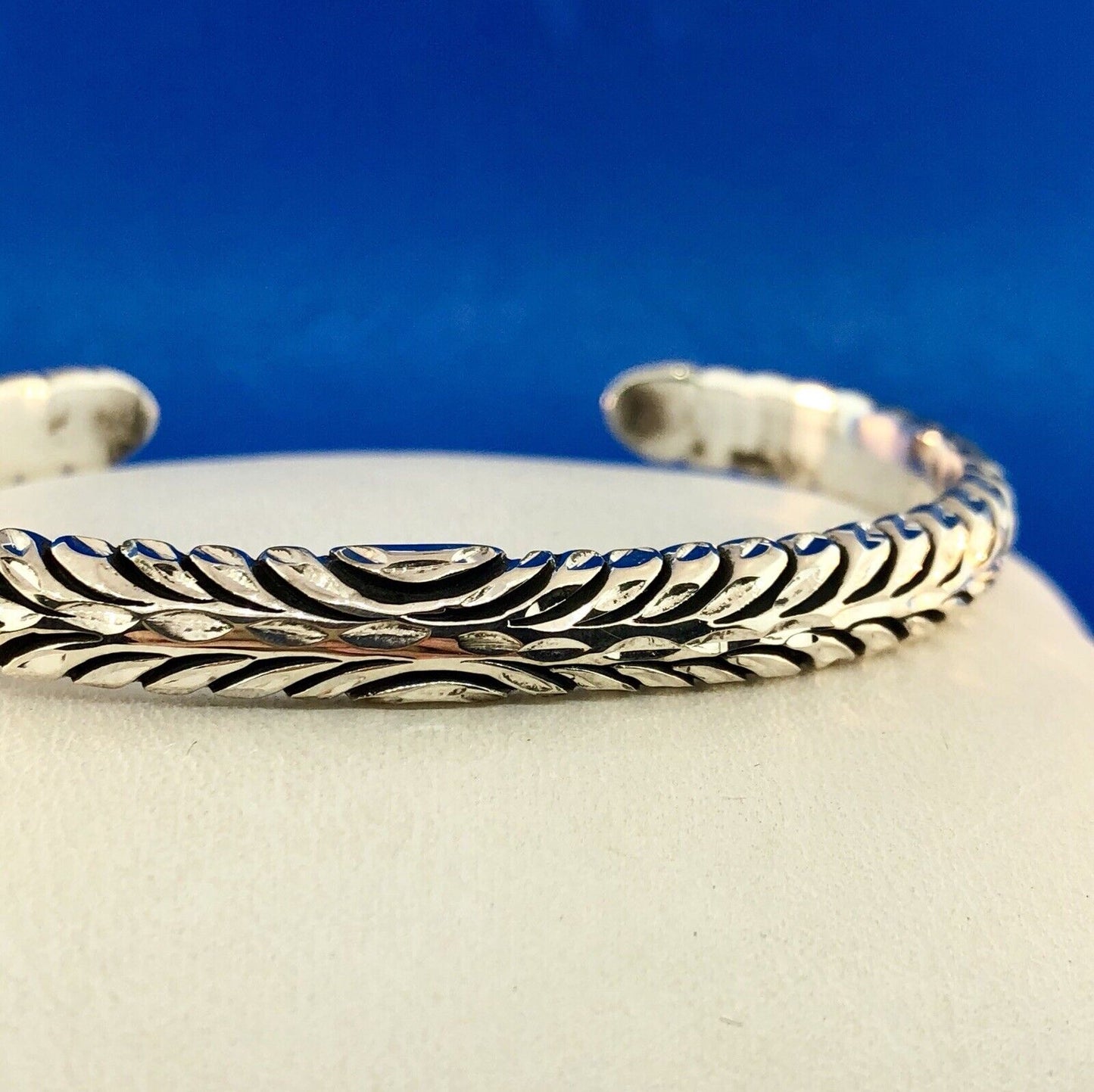 Native American Marked 925 Sterling Silver Diamond Etched Feather Cuff Bracelet